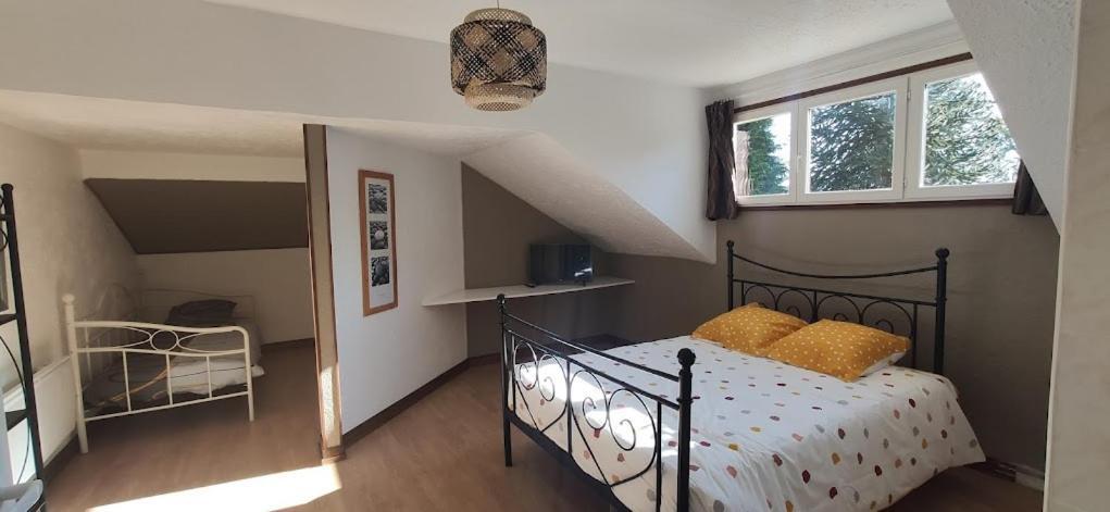 Gite Residence De La Fontaine A Compreignac Екстериор снимка